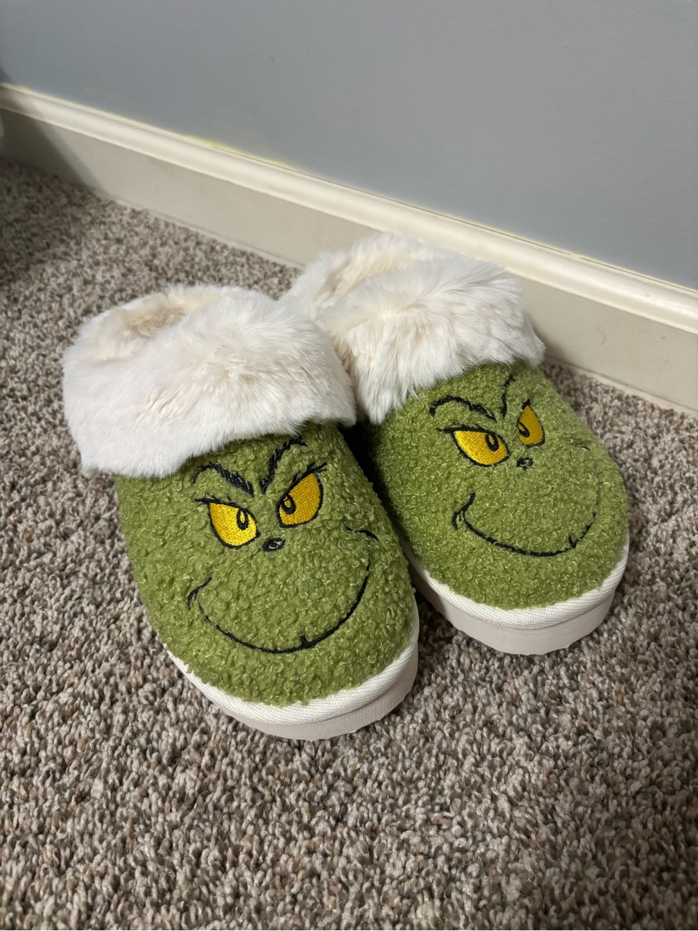 American eagle grinch slippers